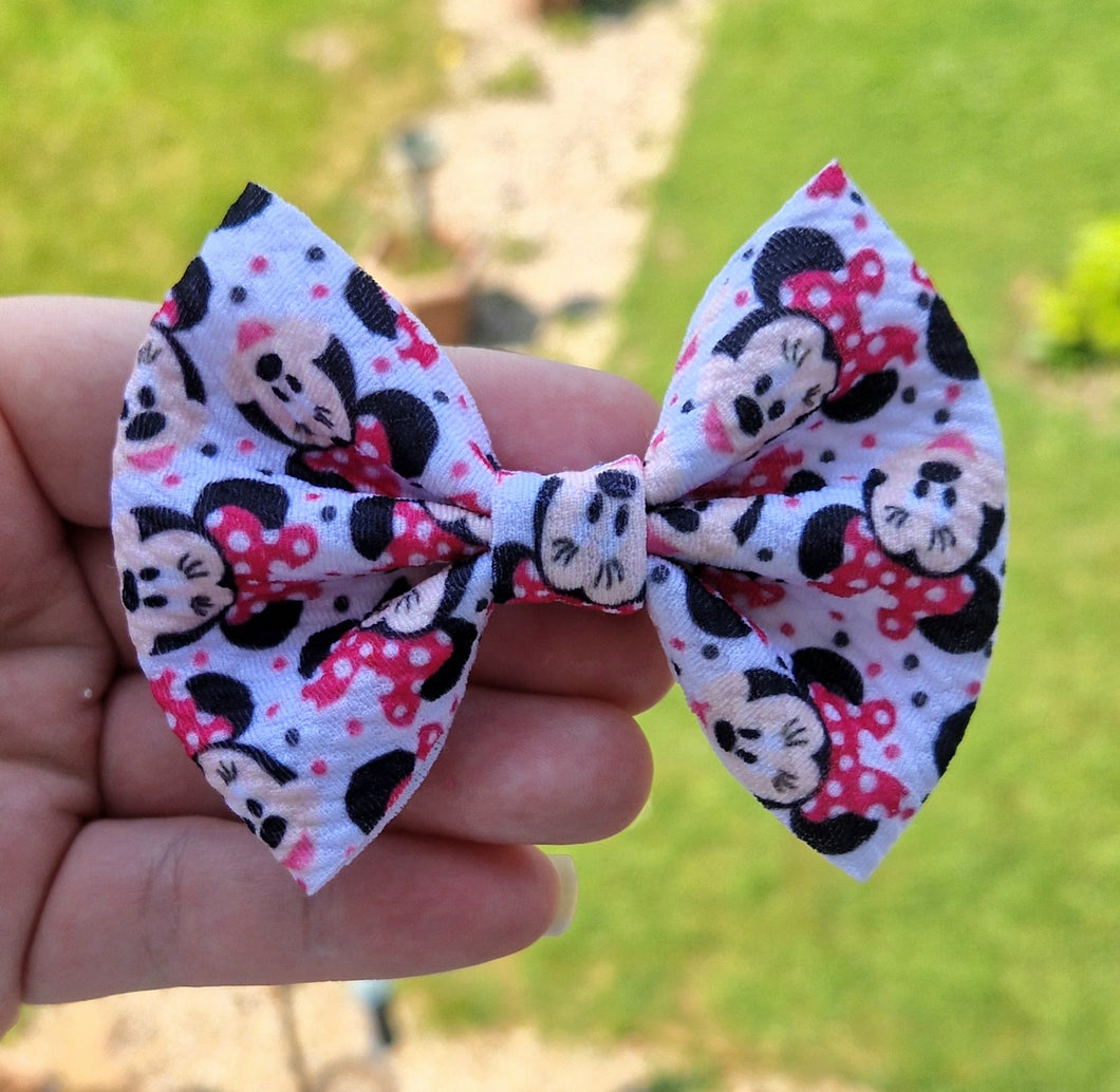 Minnie mouse bullet bow