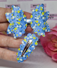 Load image into Gallery viewer, Blue mini floral bow and snapclips
