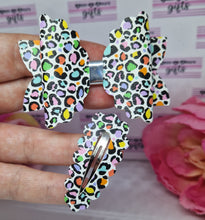 Load image into Gallery viewer, Rainbow leopard print bow and snap clip
