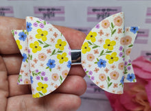 Load image into Gallery viewer, Summer floral bow and snap clips
