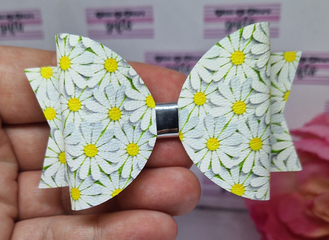 3d daisy bow and snap clip