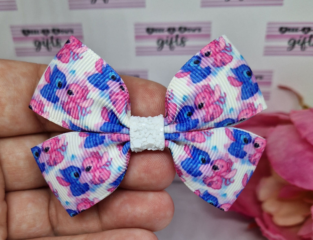 Small stitch and angel ribbon bow