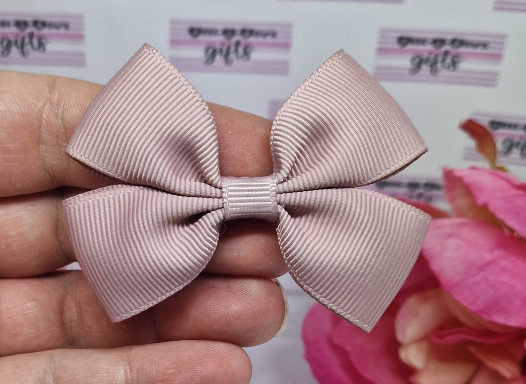 Cameo small ribbon bow