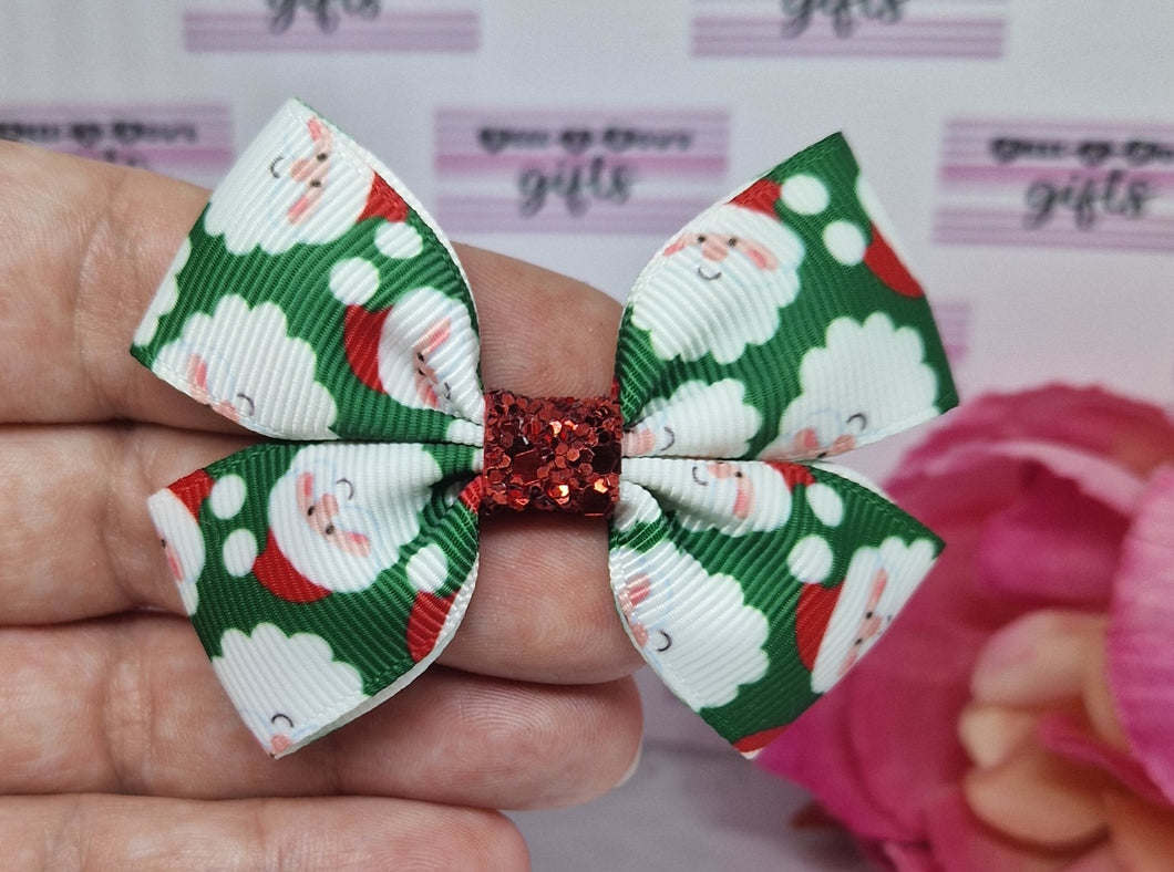 Green santas small ribbon bow