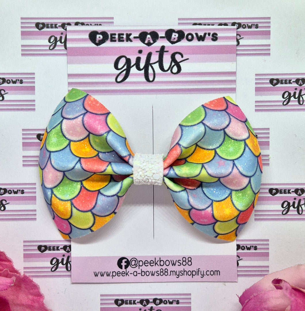 Rainbow merscale pinch bow