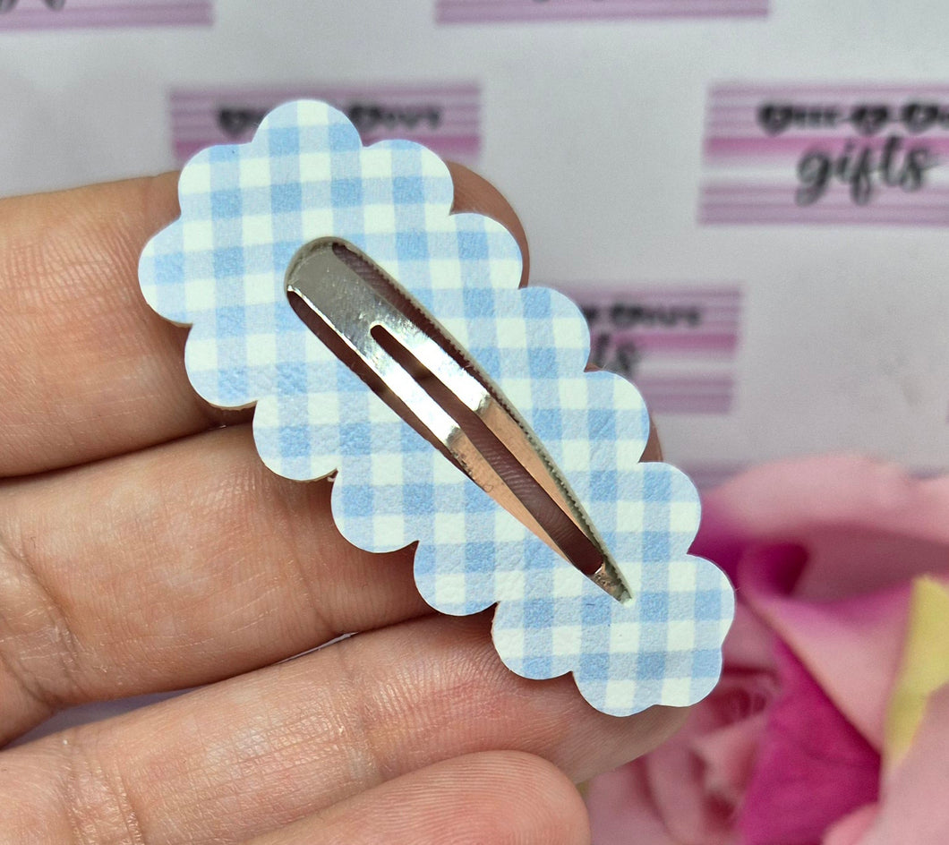 Pale blue gingham snap clip