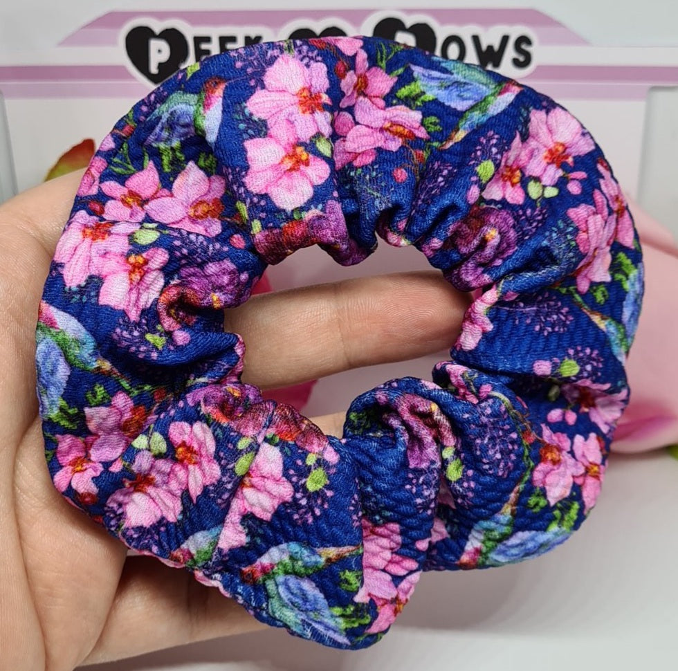 Humming bird scrunchie