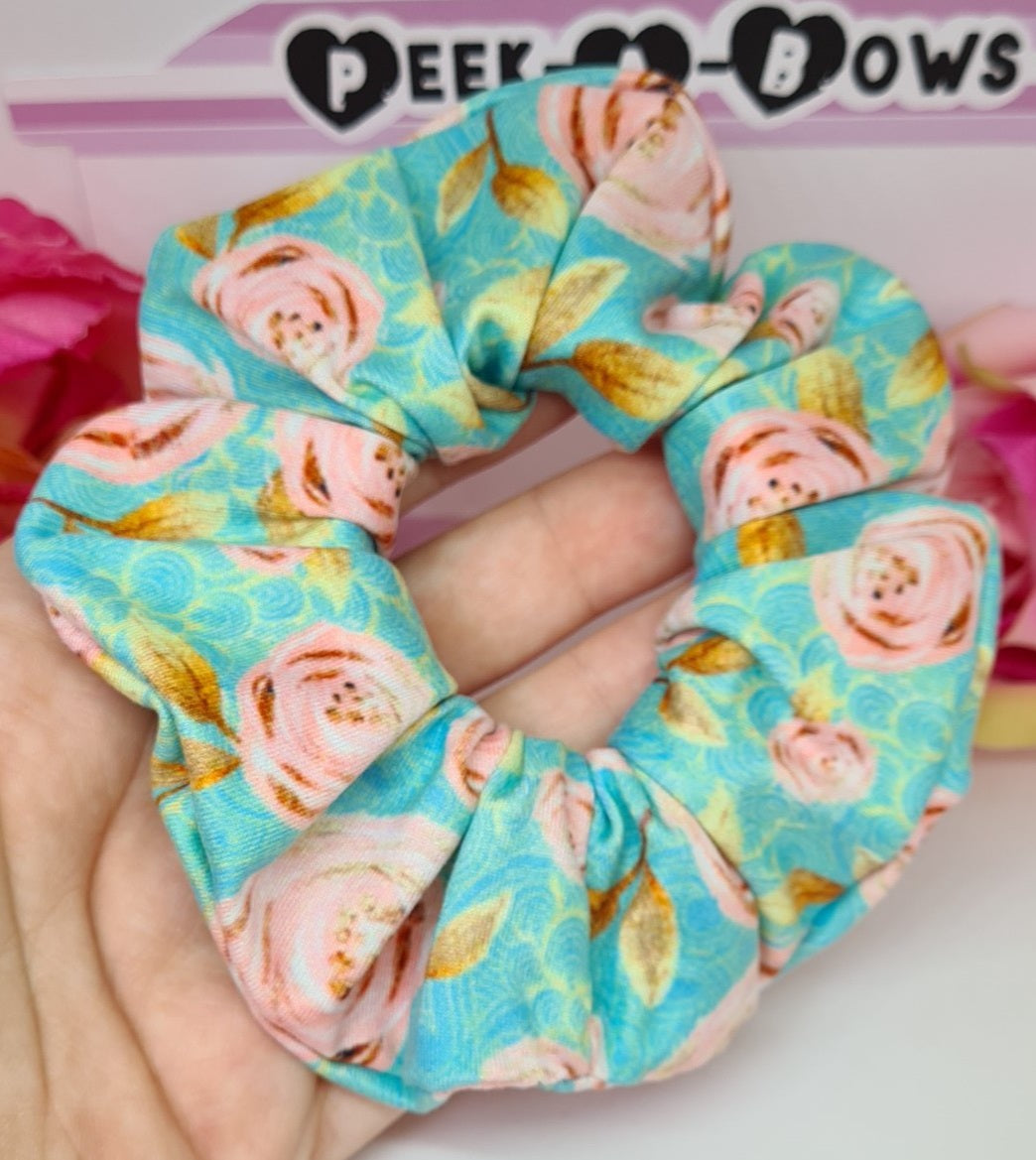 Pink and gold roses scrunchie