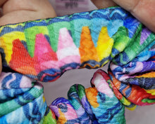 Load image into Gallery viewer, Crayon scrunchie
