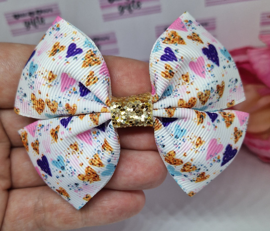 Golden hearts medium ribbon bow