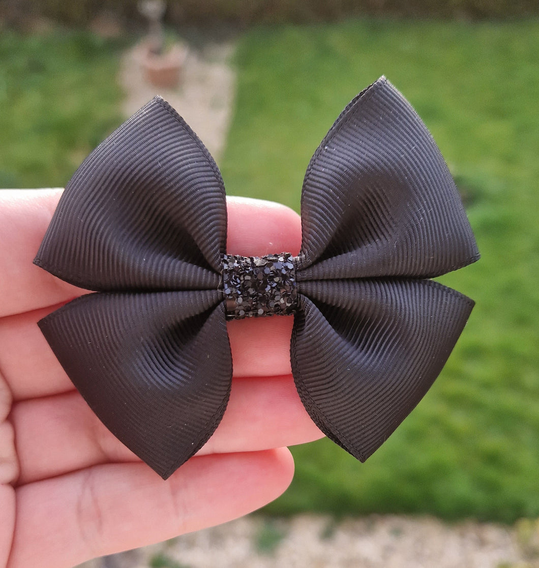 Medium black ribbon bow