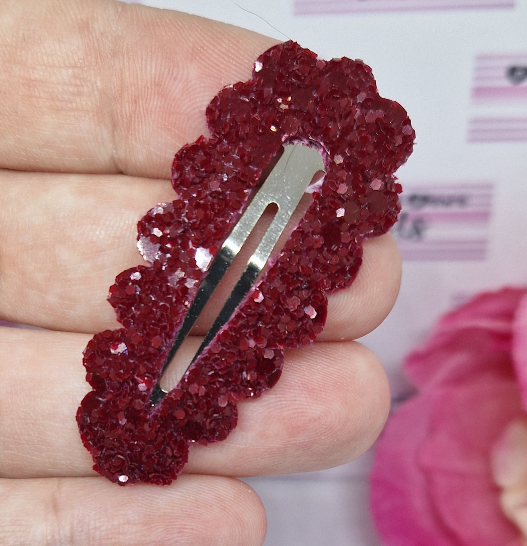 Burgundy glitter fringe clip