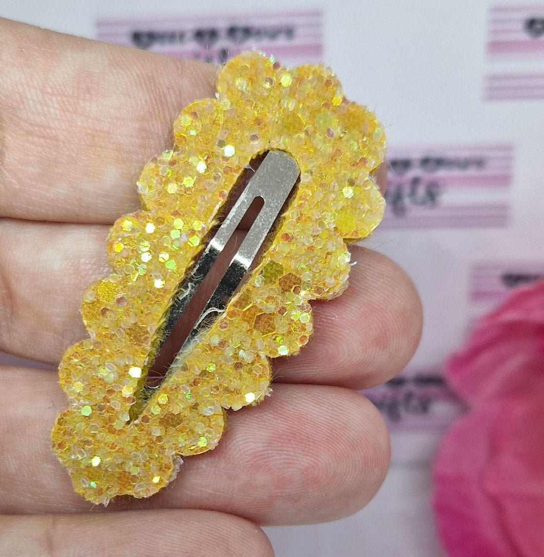 Mustard glitter fringe clip