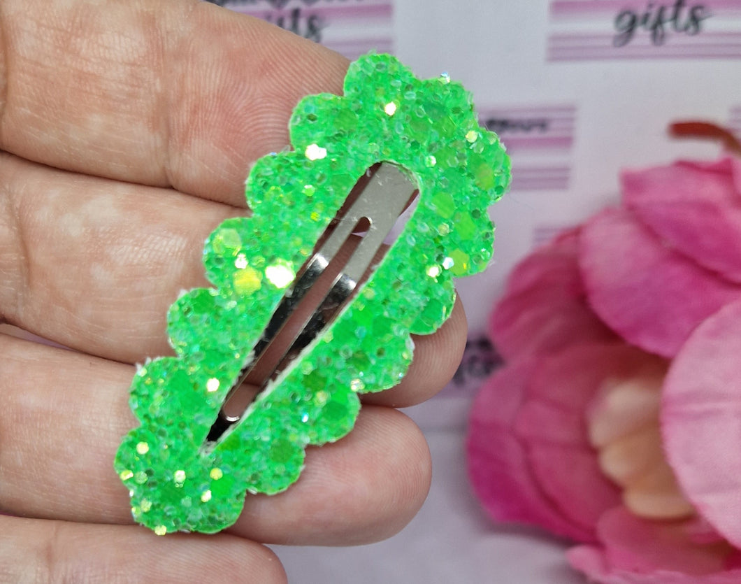 Neon green glitter fringe clip