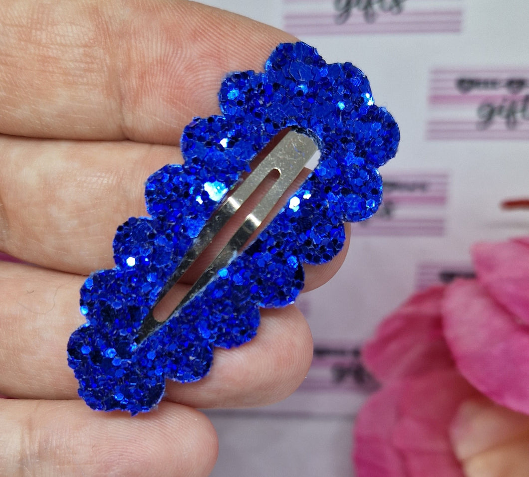 Royal glitter fringe clip