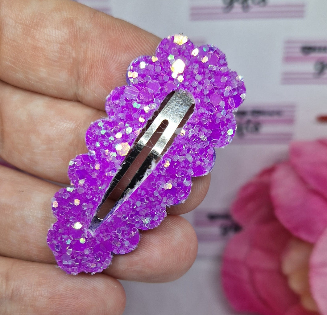 Neon purple glitter fringe clip