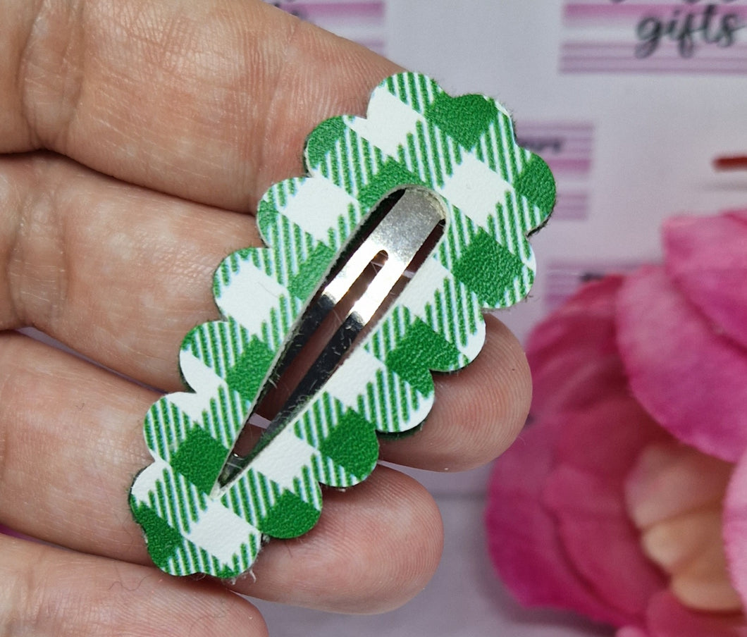 Green gingham leatherette fringe clip