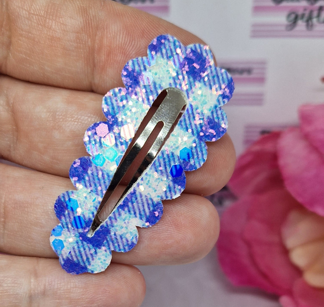 Royal gingham glitter fringe clip