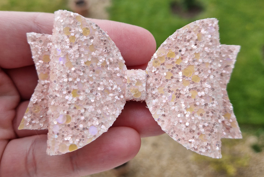 Peach melba glitter bow and snap clip